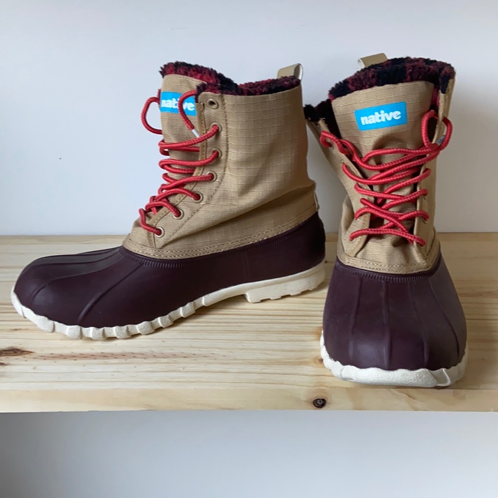 Native boots - Picture 1 of 3